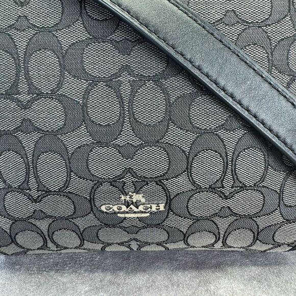 Coach Signature Small Dufflette Shoulder Bag Crossbody 25697 - Picture 3 of 10